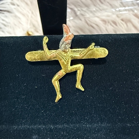 Vintage Brass Dancing Figure Brooch – Art Deco Style. Brownies/girl guides  PIN. - Picture 3 of 3